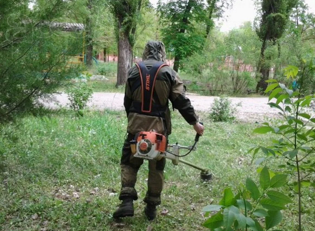 Скос травы, покос территорий Астрахань
